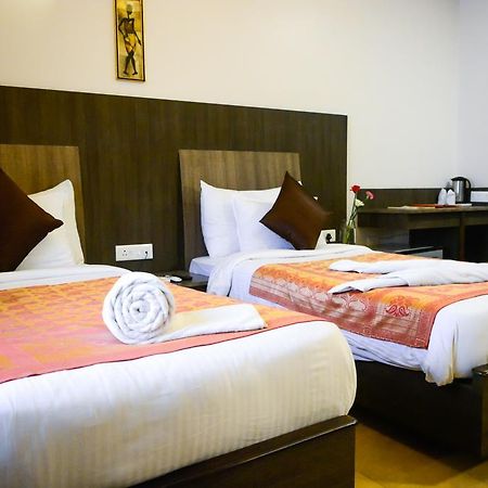 City Inn Hotel & Restaurant Jabalpur Extérieur photo